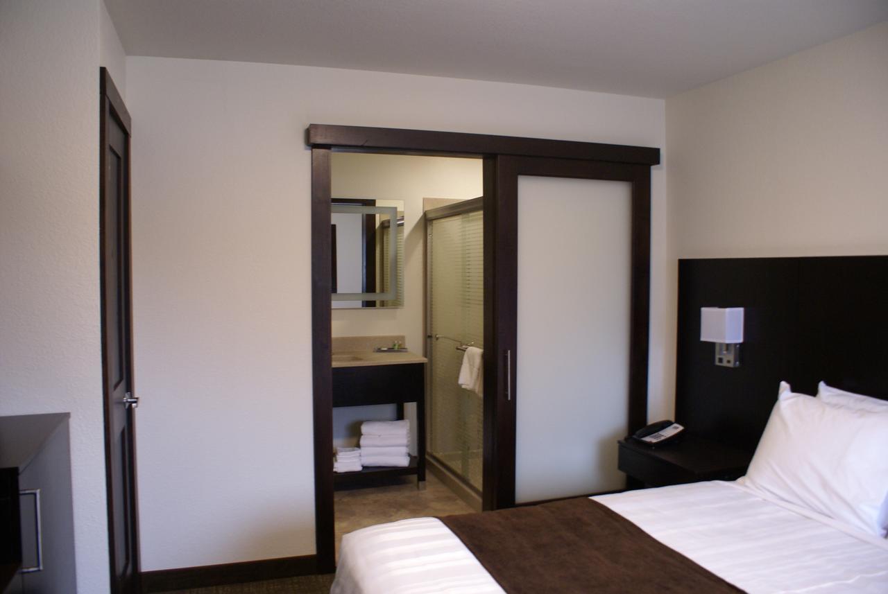 Boarders Inn & Suites By Cobblestone Hotels - Syracuse מראה חיצוני תמונה