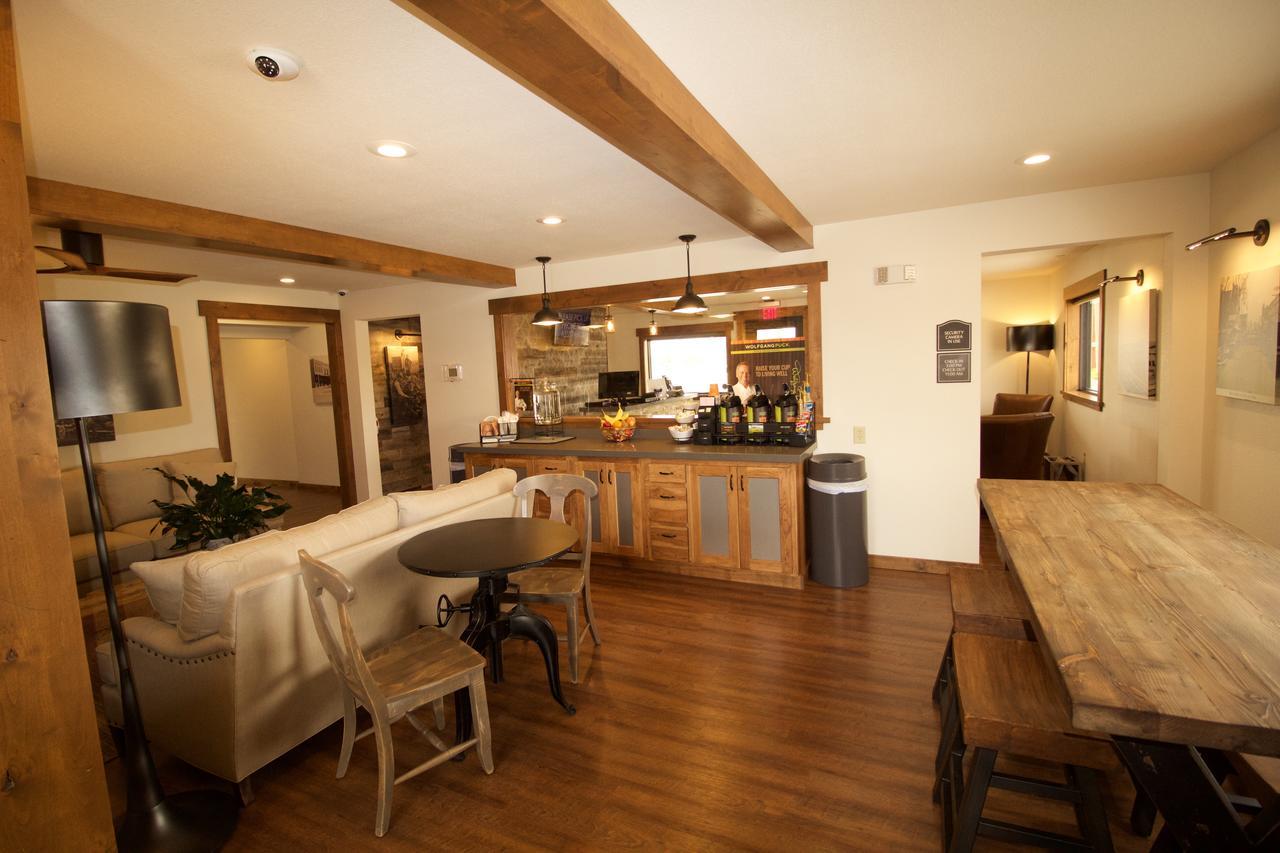 Boarders Inn & Suites By Cobblestone Hotels - Syracuse מראה חיצוני תמונה