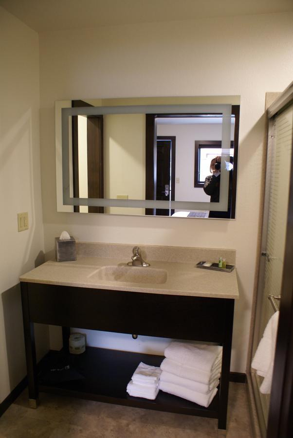 Boarders Inn & Suites By Cobblestone Hotels - Syracuse חדר תמונה