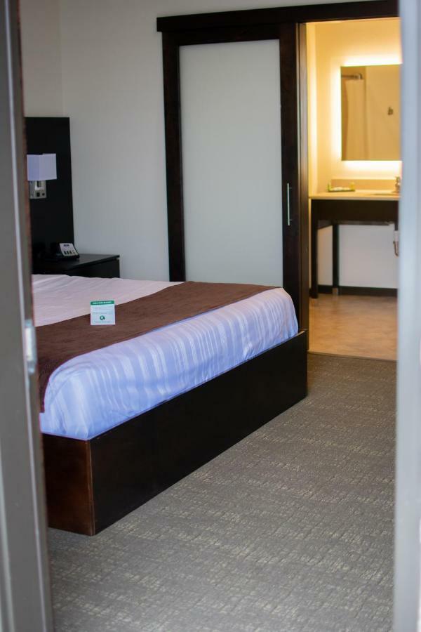 Boarders Inn & Suites By Cobblestone Hotels - Syracuse מראה חיצוני תמונה