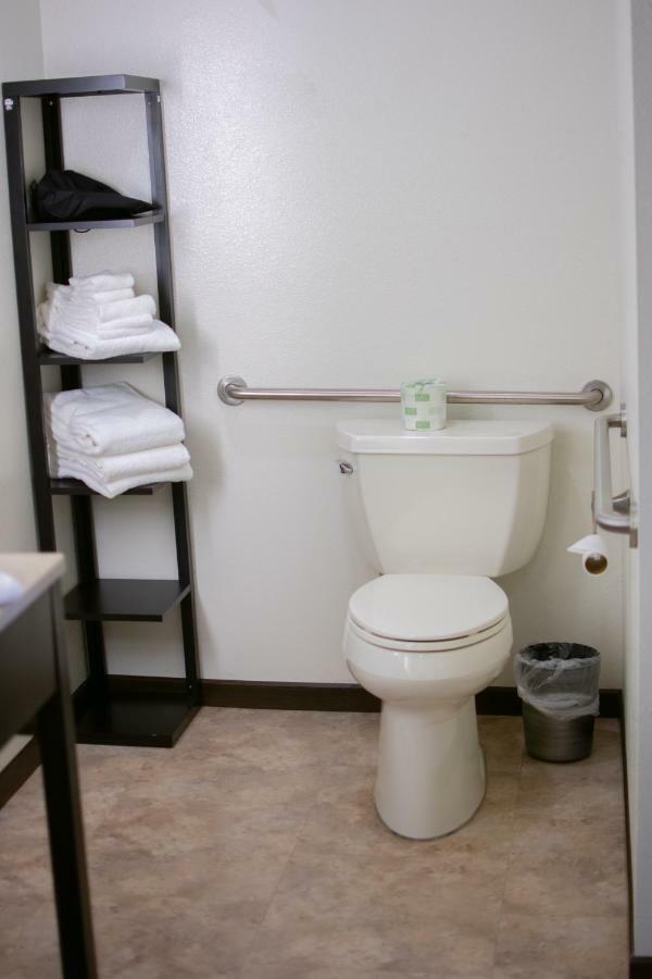 Boarders Inn & Suites By Cobblestone Hotels - Syracuse מראה חיצוני תמונה